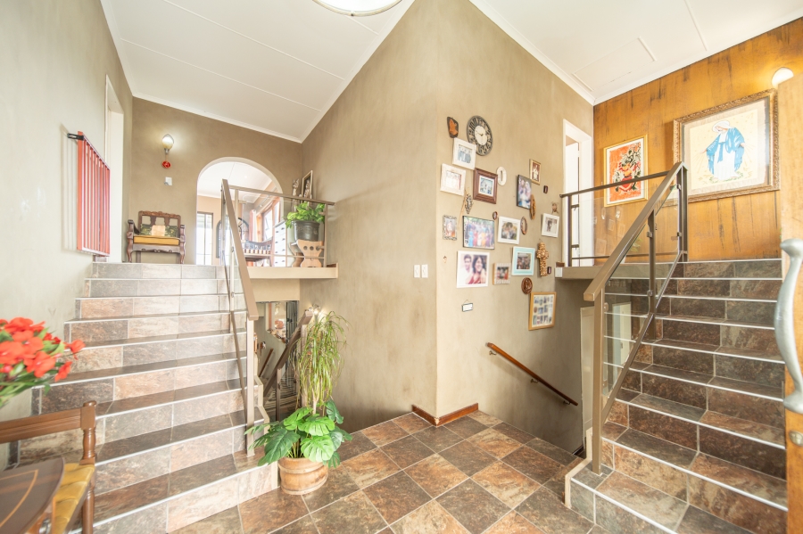 4 Bedroom Property for Sale in Bonza Bay Eastern Cape